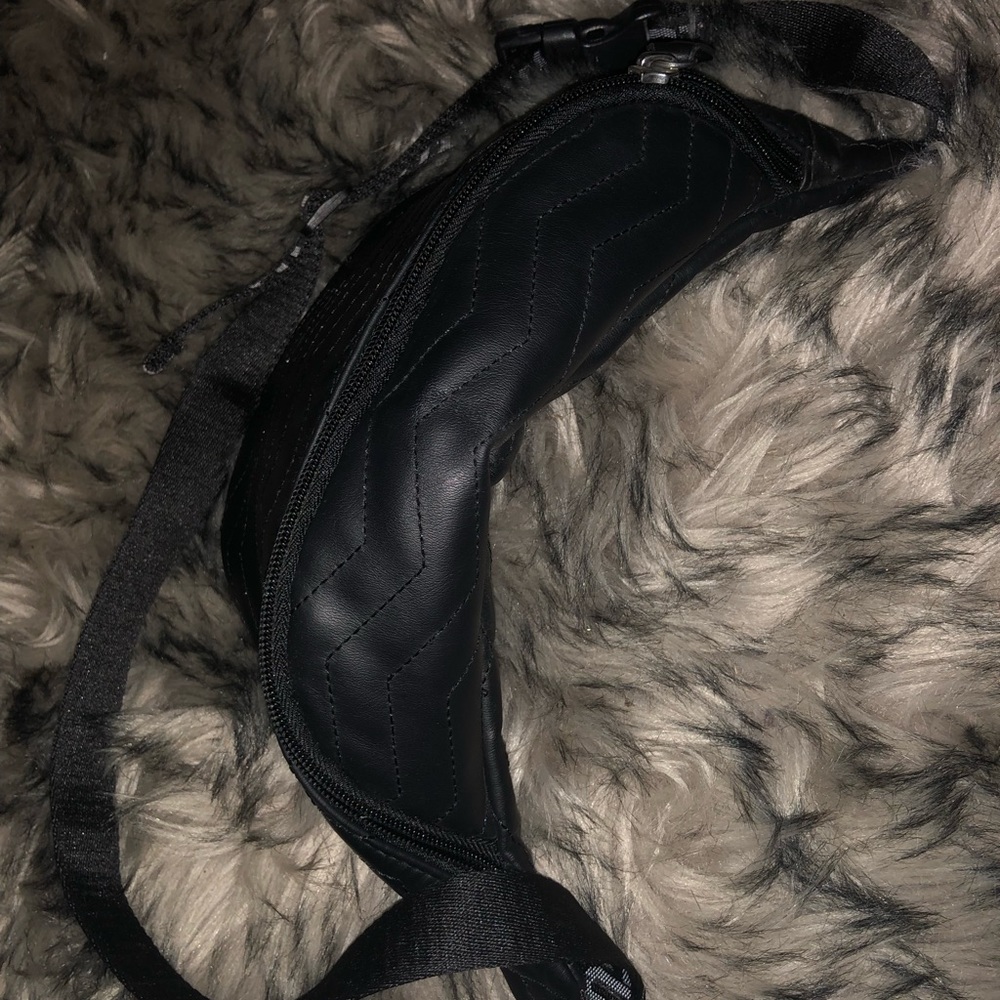 fanny pack - Picture 2 of 3